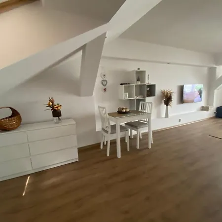černý Tulipán - 6 Apartamento *